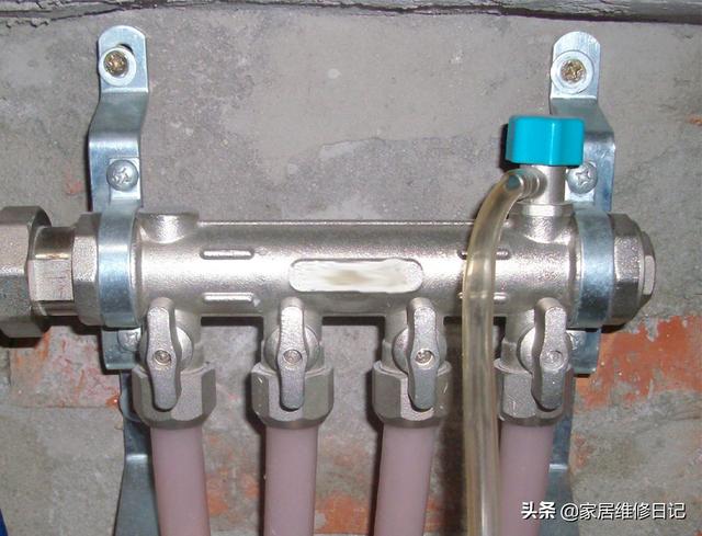 地暖分水器怎么放水排气（地暖分水器进水管需要放气吗）