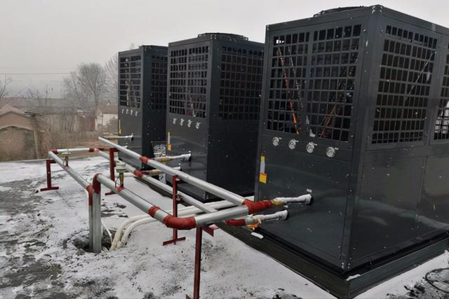 小区用空气能热泵供暖利与弊（空气能热泵采暖的原理以及其优缺点）